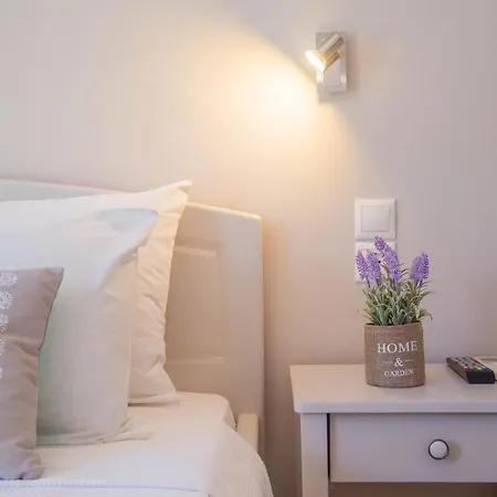 Theodora Apartment Poros Town